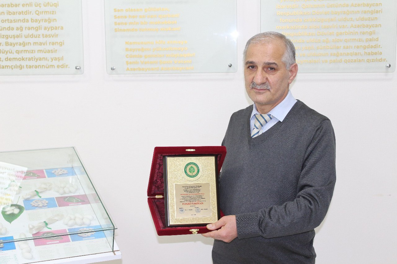 The employee of the Scientific Research Institute of Animal Husbandry was awarded with an honorary decree